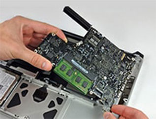 MacBook-Logic-Board